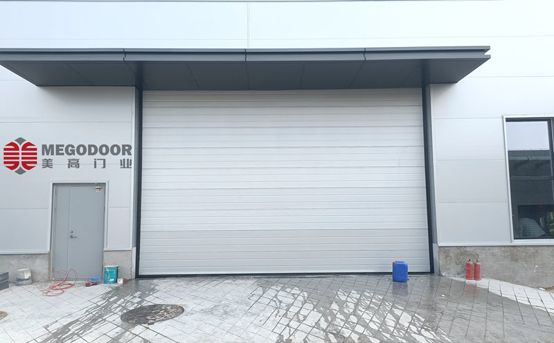 美高门业:专业供应芜湖地区工厂用提升门,打造安全、节能、高效的工业出入口解决方案插图1 美高门业:专业供应芜湖地区工厂用提升门,打造安全、节能、高效的工业出入口解决方案插图1