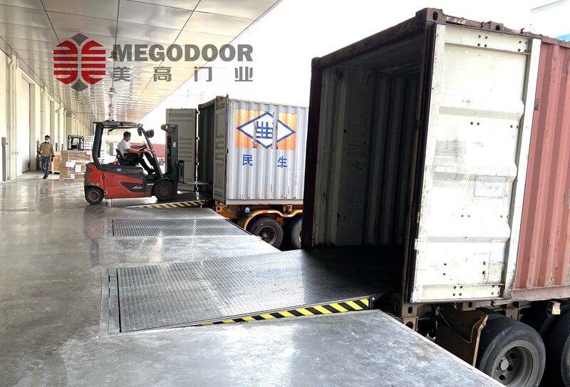 芜湖物流港智能液压升降卸货平台——高效物流的无缝连接方案插图1