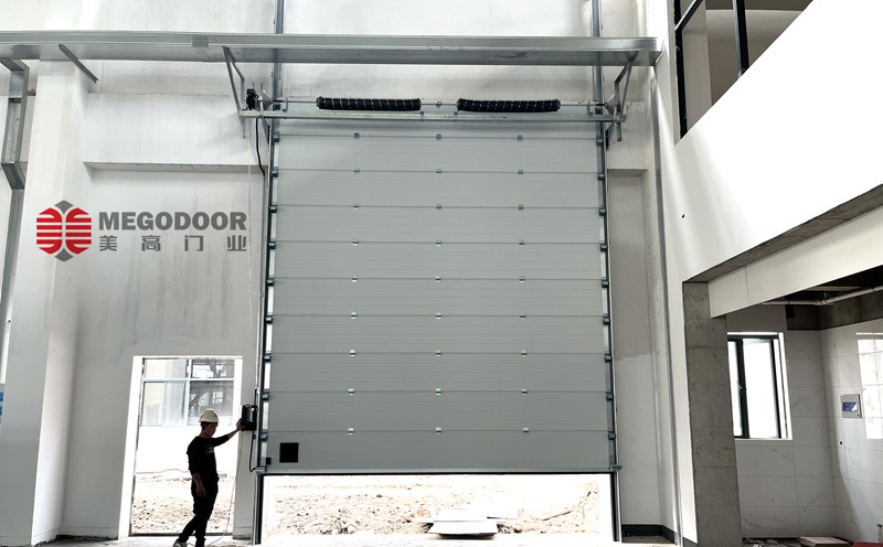 智慧物流门户：芜湖物流园垂直工业提升门系统插图1