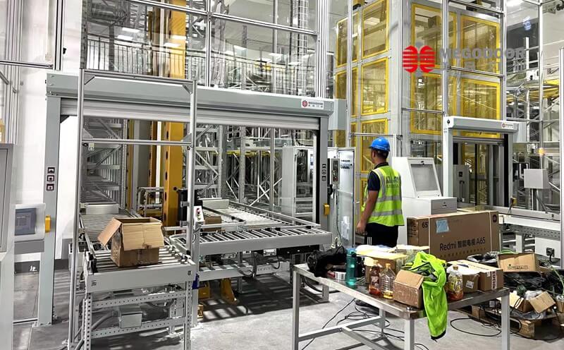 升降货梯防护卷帘门:与货梯联动通讯,守护人员安全,助力AGV智能通行插图1 升降货梯防护卷帘门:与货梯联动通讯,守护人员安全,助力AGV智能通行插图1