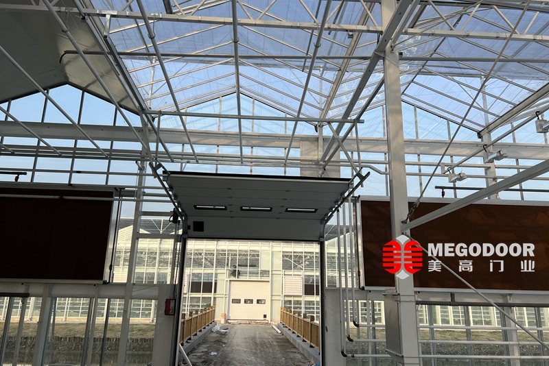 温室大棚用快速门、保温提升门怎么选？美高门业助力芜湖温室环境稳定运行插图